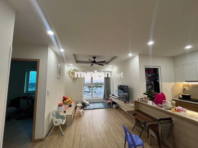 Cần bác căn góc 2PN chung cư Phong Bắc, ban công mát mẻ, full nội thất