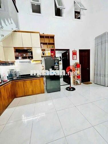 cho thuê nhà 2 tầng đẹp full nội thất đường số 8 Linh Trung