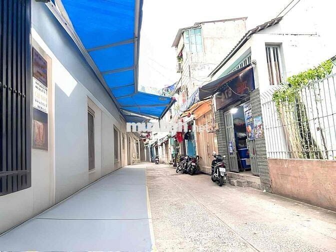 Bán nhà mt xe hơi đậu cửa Đ.Đoàn văn bơ, Dt 99.8m2 chỉ 8.7T,