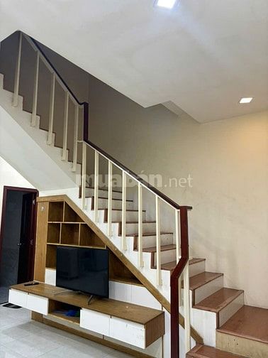 Nhà 1 trệt 2 lầu khu dân cư Valencia giá 10 triệu đầy đủ nội thất