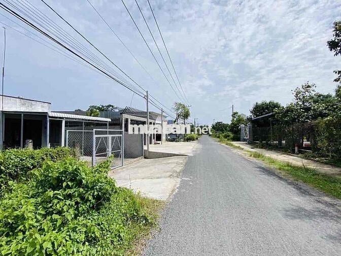 HÀNG HIẾM! Mặt tiền  – 343m² – giá 800 triệu còn thương lượng