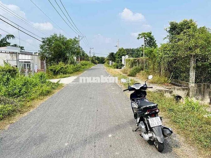HÀNG HIẾM! Mặt tiền  – 343m² – giá 800 triệu còn thương lượng