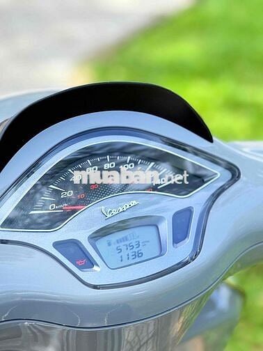 Piaggio Vespa 125 ABS 2024 Xám