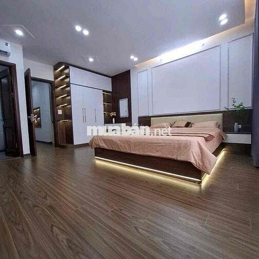 Phố Vương Thừa Vũ- Phân lô- Ô tô tránh-7 tầng thang máy-48m2- 20.6 tỷ