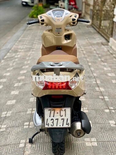 Honda Lead Fi màu Vàng cát