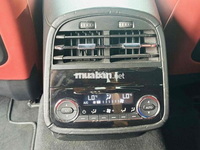Maserati SQ4 2016 Trắng/đỏ