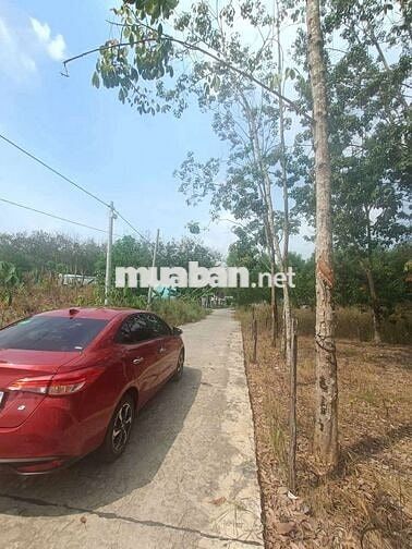 Bán lô đất hẻm xe hơi thị xã Chơn Thành , 5.06×38 , 190m2 . 660 triệu