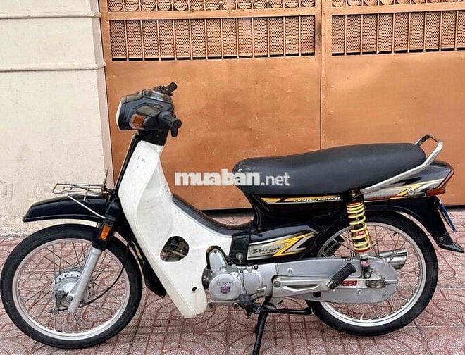 Honda Dream HQ Đen trắng