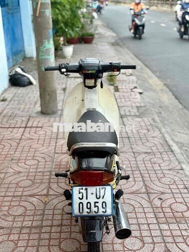 Honda Dream HQ Đen trắng