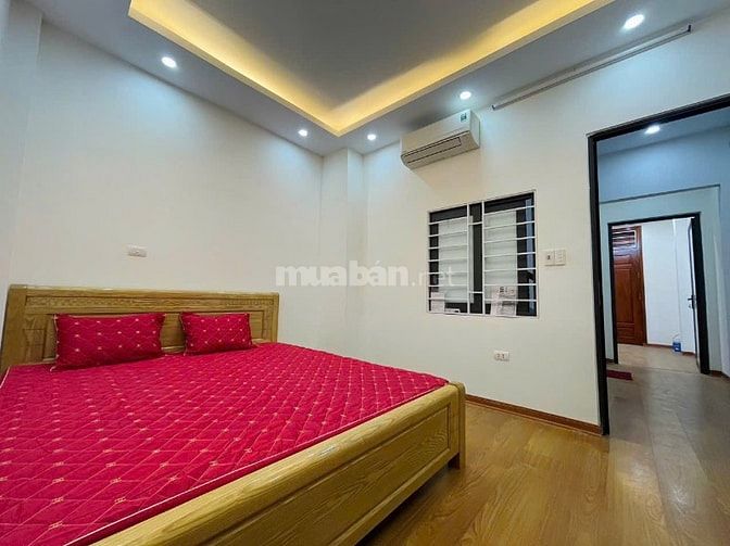 Bán Gấp Nhà Cực Đẹp Phố Hoàng Ngân -Thanh Xuân 42m² x 5T Giá 7.6 Tỷ