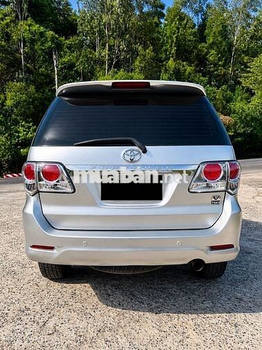 Toyota Fortuner 2013 Bạc