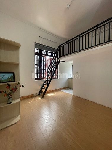 Phòng khép kín 3,8 tr cửa sổ thoáng, ngõ ô tô ngay cạnh HH Linh Đàm