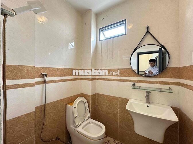Cho thuê nhà ngay chợ Phạm Văn Hai