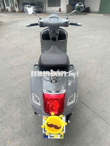 Piaggio Vespa GTS 300 HPE 2020 Xám 15000km 95%