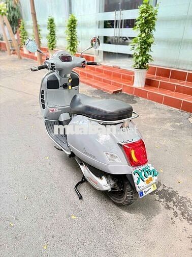 Piaggio Vespa GTS 300 HPE 2020 Xám 15000km 95%