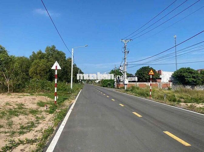Cần bán gấp đất đường nhựa 12m chỉ 600 triệu tại KCN