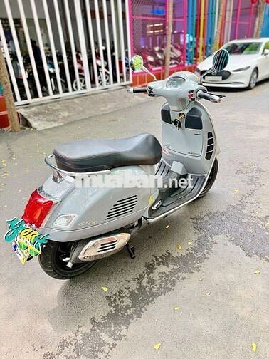 Piaggio Vespa GTS 300 HPE 2020 Xám 15000km 95%