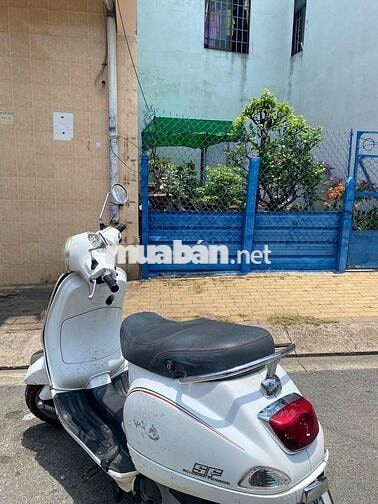 Piaggio Vespa LX125 Fi Trắng BSTP