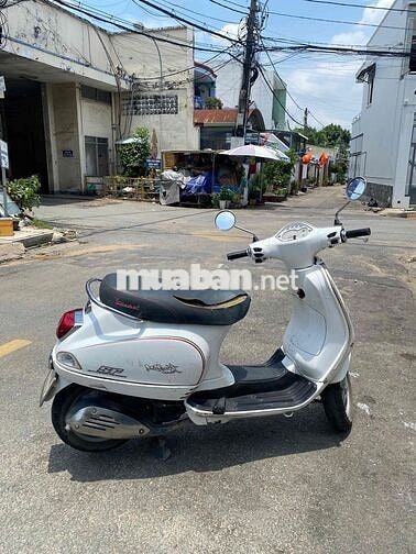Piaggio Vespa LX125 Fi Trắng BSTP