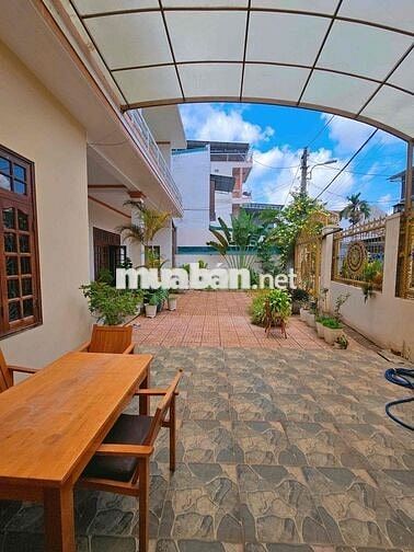 Cho Thuê Biệt Thự Hơn 400m2 Amakhe