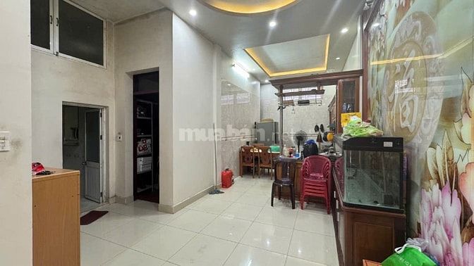 Mặt ngõ thông Phạm Tử Nghi vs Nguyễn Văn Linh. Nhà chắc chắn- không kh