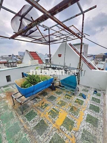 NHÀ ĐÔNG HOÀ 100M2 SÂN Ô TÔ -GIÁ CHỈ 990 TRIỆU