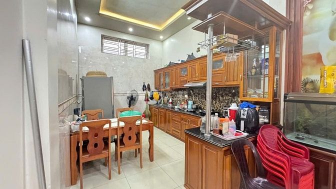 Mặt ngõ thông Phạm Tử Nghi vs Nguyễn Văn Linh. Nhà chắc chắn- không kh