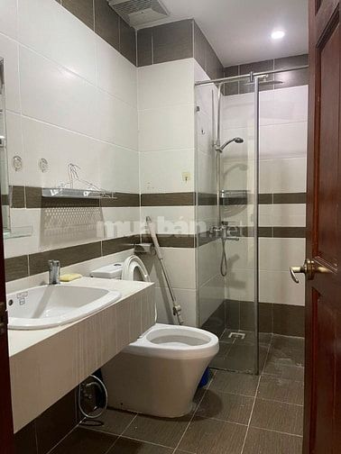 Căn Hộ Phạm Văn Đồng 2PN 2tỷ/50m2 view hồ bơi sổ có sẵn Full nội thất 