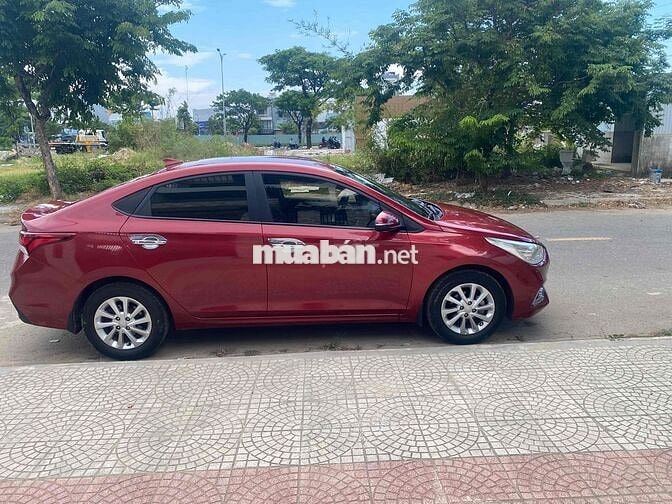 Hyundai Accent Đỏ