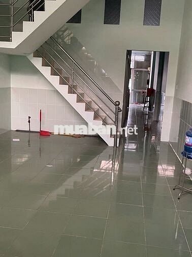 Định cư nước ngoài, bán nhà mặt tiền Nguyễn Văn Linh, phường Hồng Ngự
