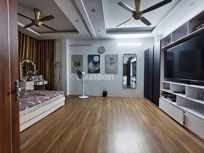 Bán nhà phố Tôn Đức Thắng, Đống Đa 45m, 5 tầng, mt 8m. Giá: 20.3 tỷ