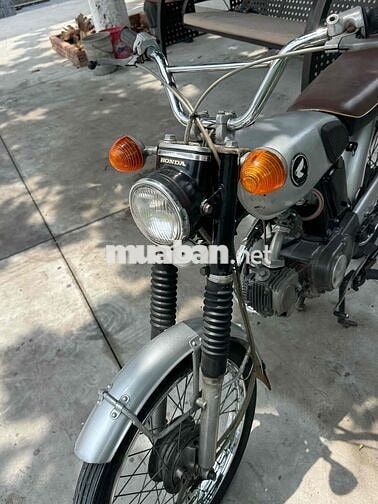 Honda CL50 màu Bạc