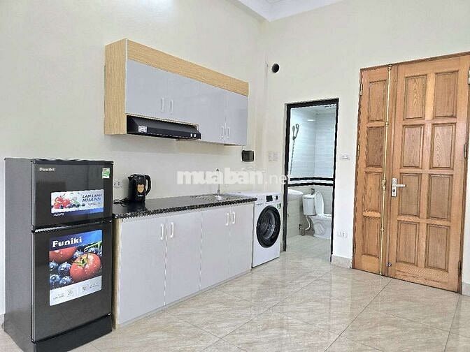 CCMN View Hồ 3.5tr - Thang máy - Ô tô đỗ cửa - Full đồ ở ngay