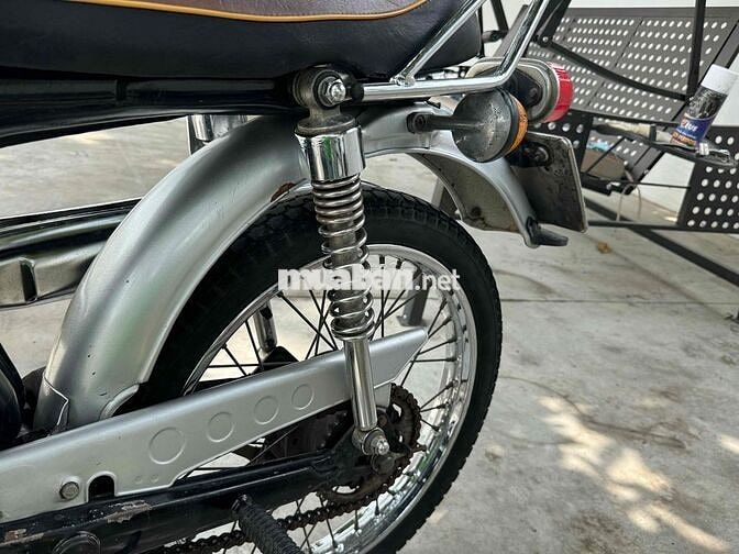 Honda CL50 màu Bạc