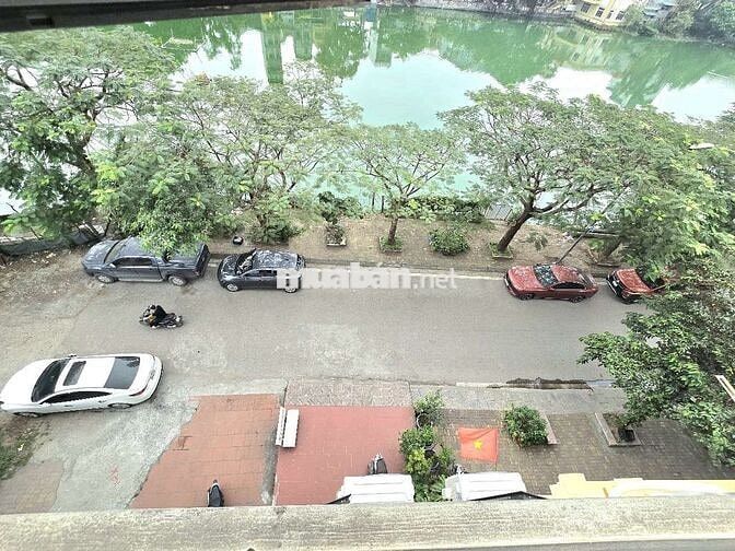 CCMN View Hồ 3.5tr - Thang máy - Ô tô đỗ cửa - Full đồ ở ngay