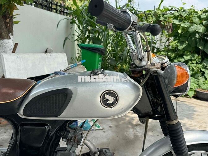 Honda CL50 màu Bạc