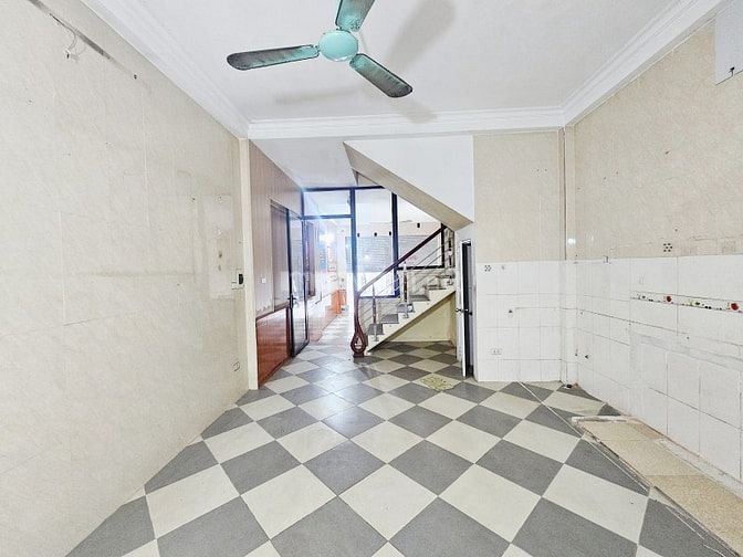 Lạc Long Quân – tây Hồ - Ô Tô Tránh – 51 M2 – 3 Tầng – MT 4 M – Giá 14