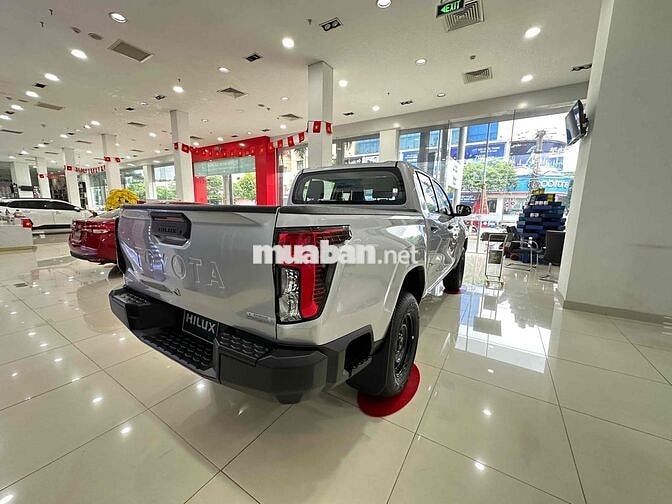 Toyota Hilux Số sàn | Ưu Đãi | Xe Giao Ngay