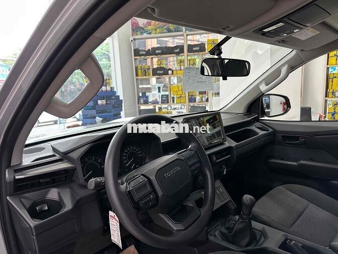 Toyota Hilux Số sàn | Ưu Đãi | Xe Giao Ngay