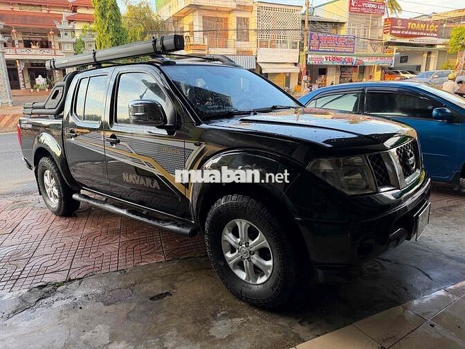 Nissan Navara XE 2012 tự động 4x4 2.5TD