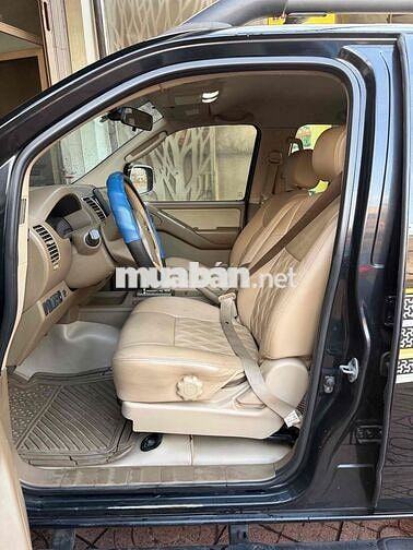 Nissan Navara XE 2012 tự động 4x4 2.5TD