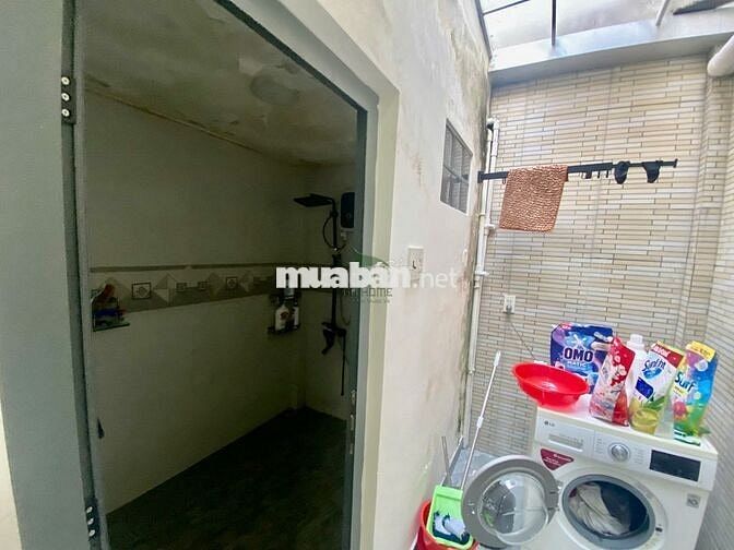 NHÀ 2 TẦNG ĐẦY ĐỦ NỘI THẤT TRUNG TÂM NHA TRANG