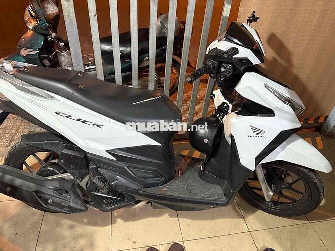 Honda Click Trắng