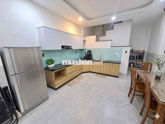 MẶT TIỀN 4 TẦNG HIỆN ĐẠI NGANG LỚN 4,4M KHU BÀU CÁT - NGÃ 4 BẢY HIỀN .
