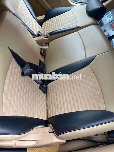 Hyundai Starex 2016 Bạc 6 vạn