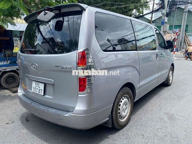 Hyundai Starex 2016 Bạc 6 vạn