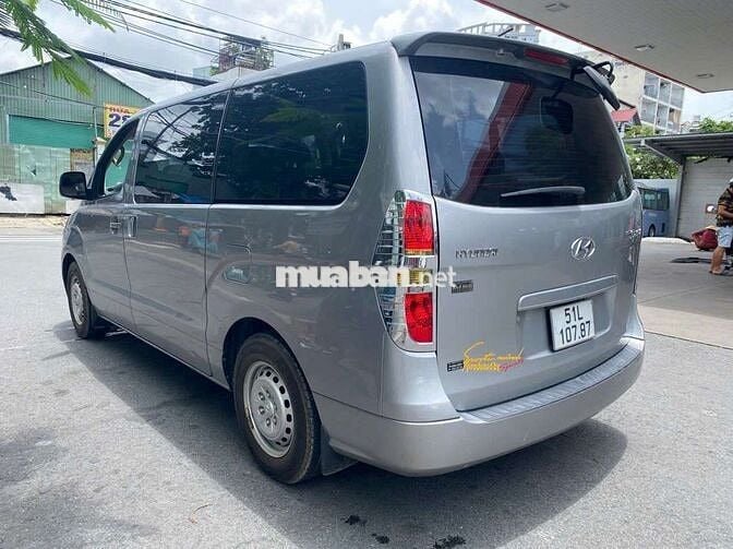 Hyundai Starex 2016 Bạc 6 vạn