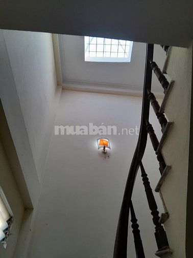 Cho thuê phòng ở phố Nguyễn Đức Cảnh phòng diện tích 22 m2