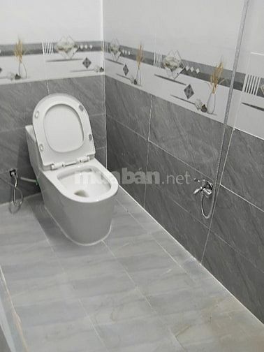 Chủ cần bán nhà  đường đê bao 2,3 vĩnh lộc B