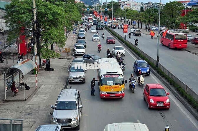 [Cho Thuê Gấp ] MT N.V.Cừ Q1 10x10m 2T 70Triệu